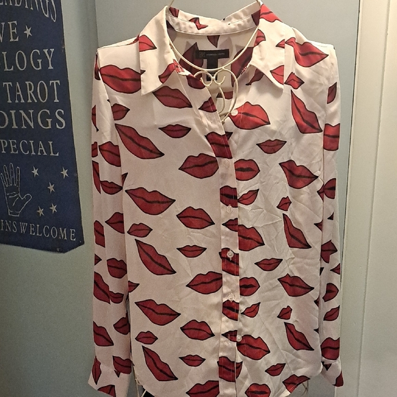 INC International Concepts Red Lip Print Button Down Blouse, Sz 10 - Picture 1 of 6